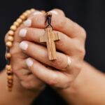 Jak modlić się za zmarłych?